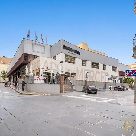 Modern In Center דירה